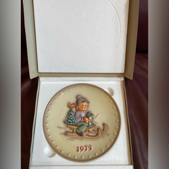 Hummel 1975 “Ride into Christmas” 5th Annual Plate Excellent condition - Picture 4 of 4